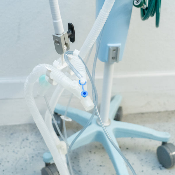 NEWPORT HT70 - Respiratory Ventilator Includes Air/Oxygen Mixer, P Circuit and Cruiser Cart - Loyalty Medical