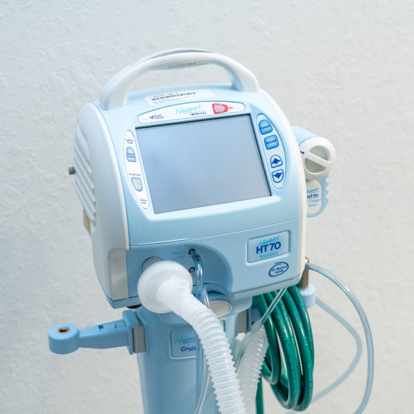 NEWPORT HT70 - Respiratory Ventilator Includes O2 Mixer, P Circuit and Cruiser Cart - Loyalty Medical