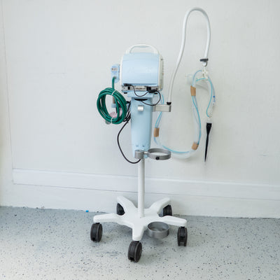 NEWPORT HT70 PLUS - Respiratory Ventilator Includes O2/Oxygen Mixer and Cruiser Cart - Loyalty Medical