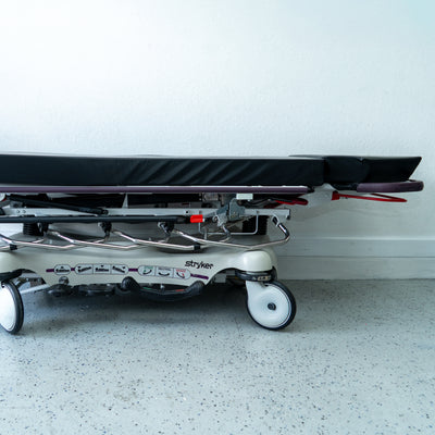 Stryker 1061 Gynnie OB/GYN Stretcher 1010 031607 - Loyalty Medical