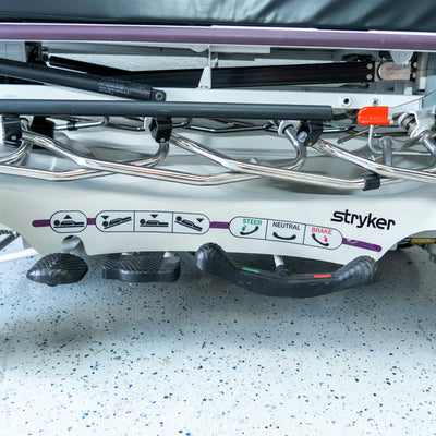 Stryker 1061 Gynnie OB/GYN Stretcher 1010 031607 - Loyalty Medical