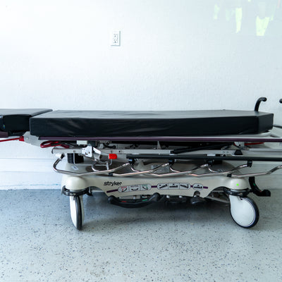 Stryker 1061 Gynnie OB/GYN Stretcher 1010 031607 - Loyalty Medical