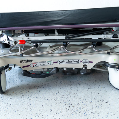 Stryker 1061 Gynnie OB/GYN Stretcher 1010 031607 - Loyalty Medical